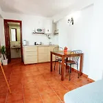 מלון דירות Village 3*