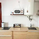מלון דירות Village 3*