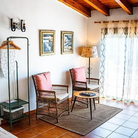 Village Hotel apartamentowy *
