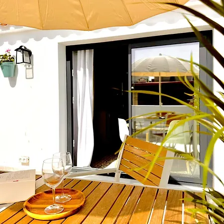 Hotel apartamentowy Village *