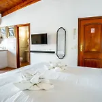 Ξενοδοχείο με διαμερίσματα Village 3*