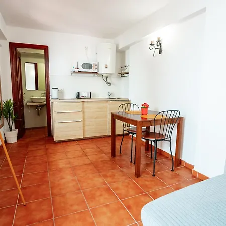 Apartahotel Village 3*