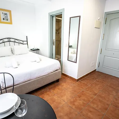 Village Apartahotel 4*