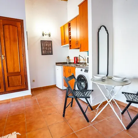 Village Apartahotel 3*