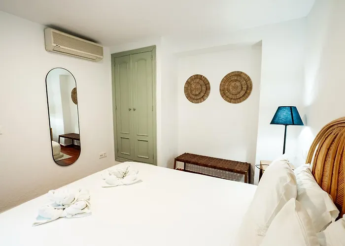 Village Aparthotel 3*