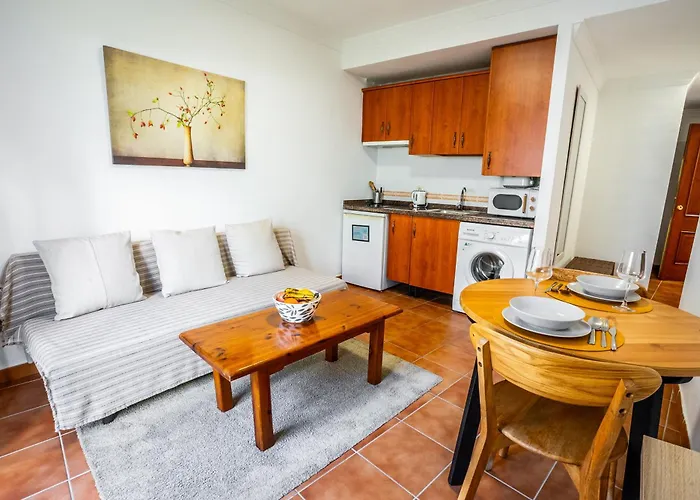Village Aparthotel 3*