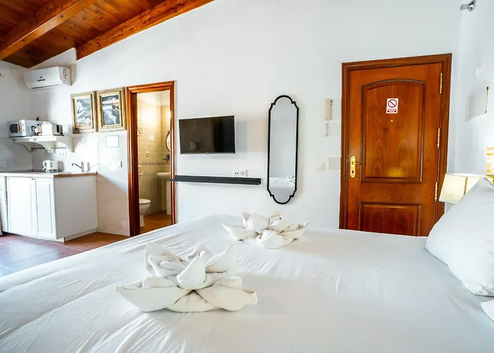 Aparthotel Village 3*