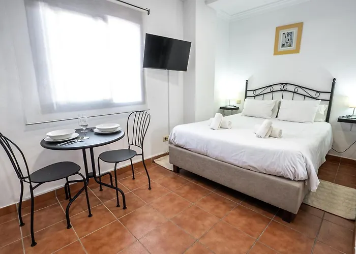 Aparthotel Village 3*